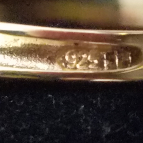 Marley Simon Prehnite with Accents - Picture 6 of 6